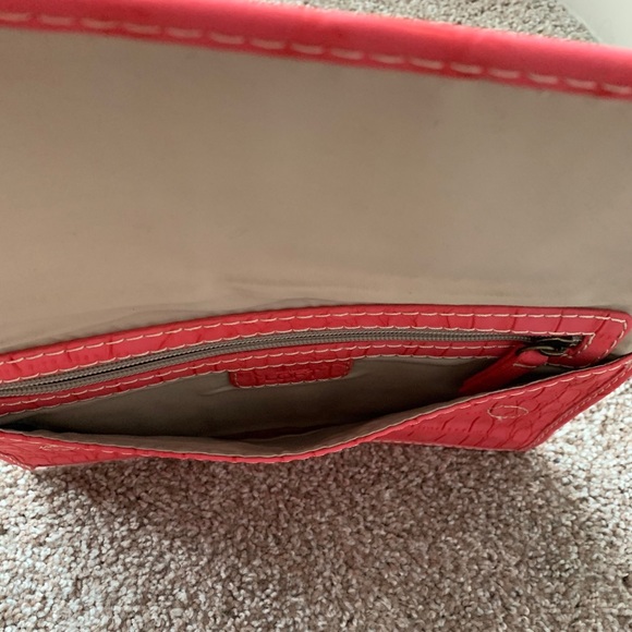 Loft Clutch - Picture 2 of 6